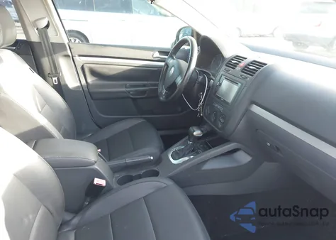 2009 Volkswagen Jetta Wolfsburg Edition z USA, uszkodzony, nr VIN 3VWRJ71K59M031782